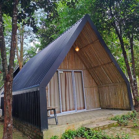 "D'Bamboo Kamp" Desa Wisata Ekang لاغويْ المظهر الخارجي الصورة