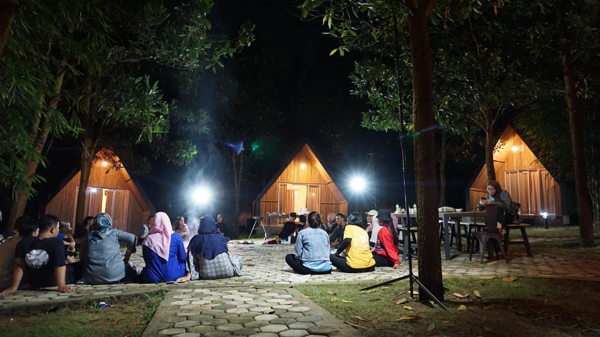 "D'Bamboo Kamp" Desa Wisata Ekang لاغويْ المظهر الخارجي الصورة