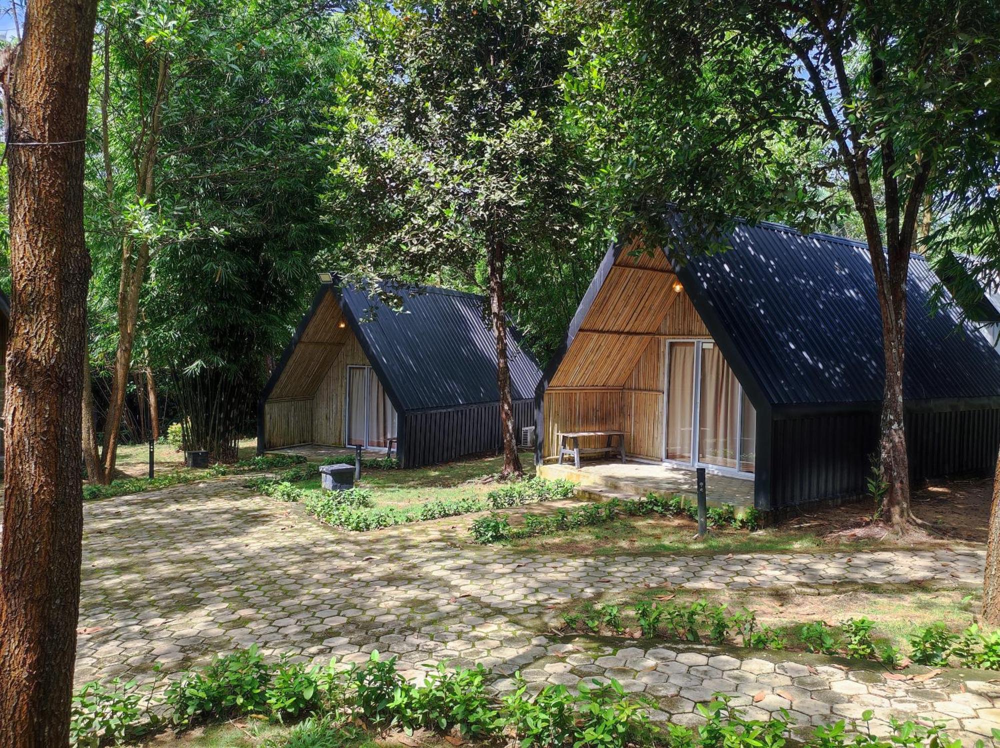 "D'Bamboo Kamp" Desa Wisata Ekang لاغويْ المظهر الخارجي الصورة