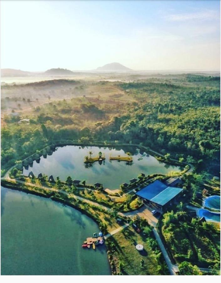 "D'Bamboo Kamp" Desa Wisata Ekang لاغويْ المظهر الخارجي الصورة