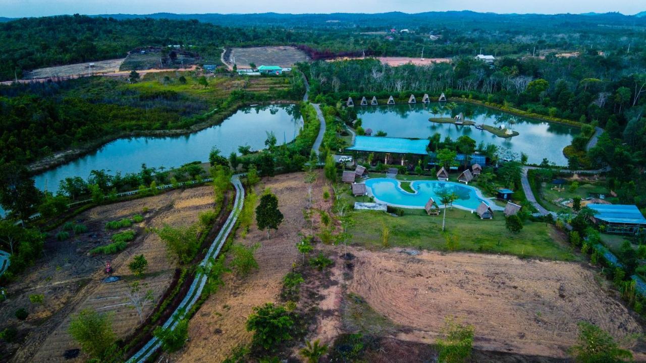 "D'Bamboo Kamp" Desa Wisata Ekang لاغويْ المظهر الخارجي الصورة